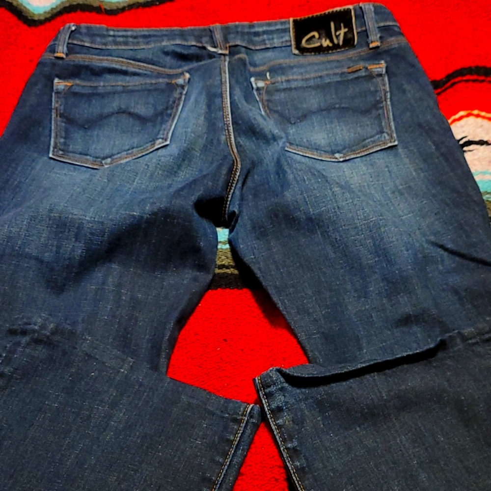 Nwot Cult flare jeans. Very nice. Vixon curvy size 30. Great jeans.